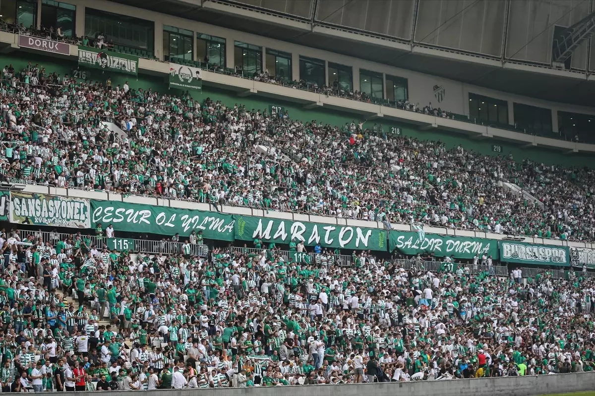 Bursaspor Rekor Taraftarla 3-0 Kazandı