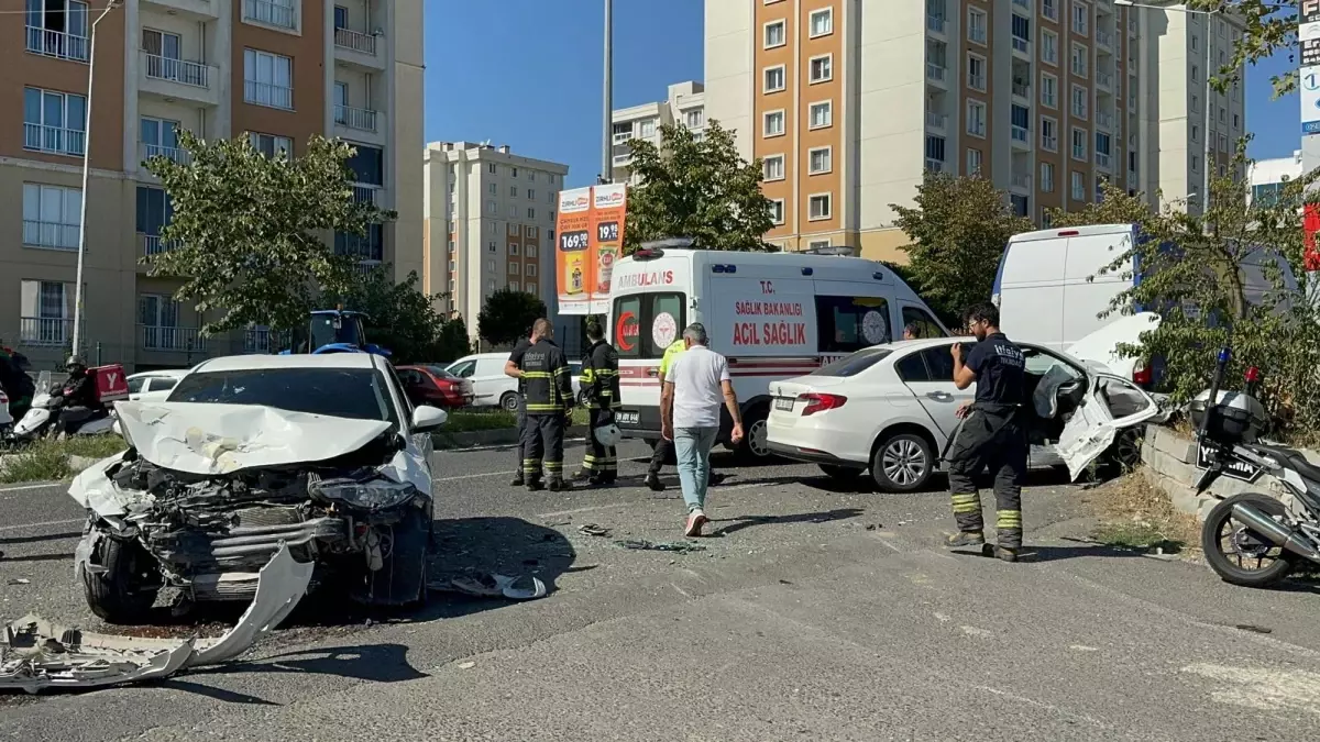 Çorlu’da Otomobil Kazası: 1’i Ağır 3 Yaralı