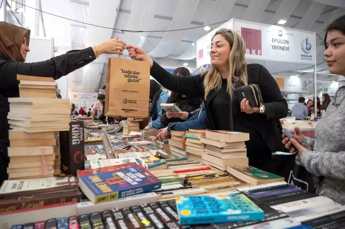 Bağcılar Kitap Fuarı’nda Kültür ve Sanat Rüzgarı Esti