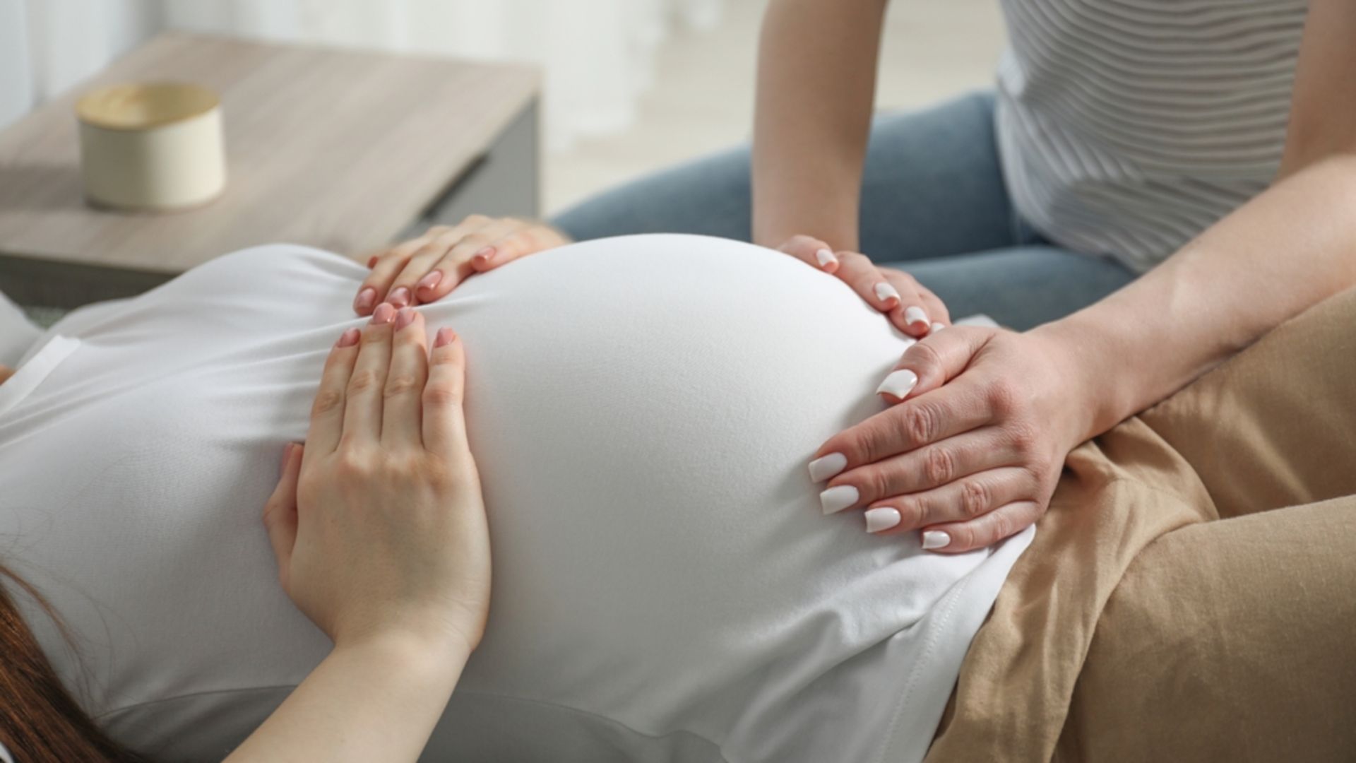 Gebe okulu yönetmeliği doğuma destek alanını nasıl etkiliyor?